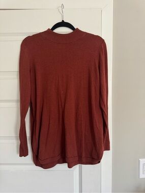 Old Navy Women's Rust Crewneck Sweater